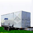 移動噴砂房適用于中型構(gòu)件、不規(guī)則工件、批量處理件表面噴砂清理氧化皮、銹皮、漆皮。廣泛應(yīng)用于防腐工地、野外施工現(xiàn)場。是防腐公司、野外施工單位移動噴砂作業(yè)最理想的環(huán)保型表面處理設(shè)備